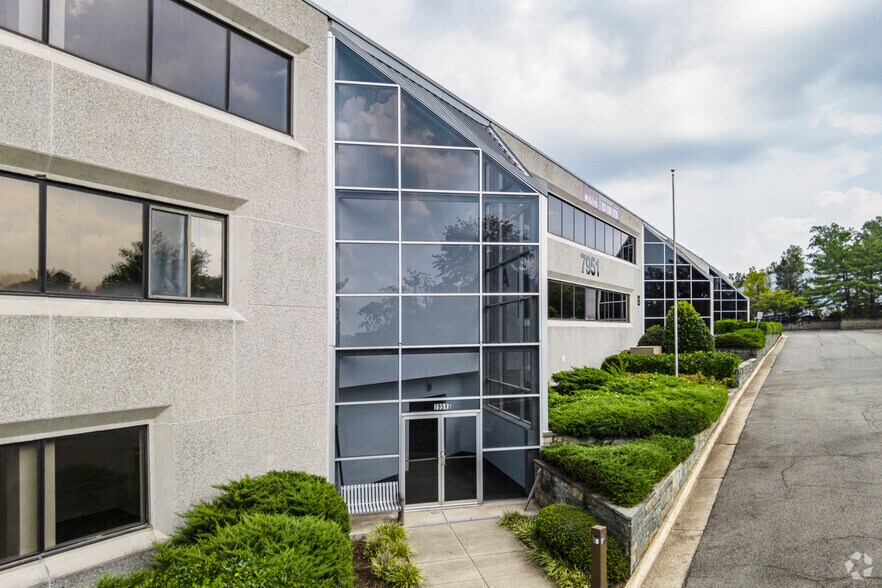 More Photos Of 7951 Angleton Ct, Lorton Warehouse For Sale