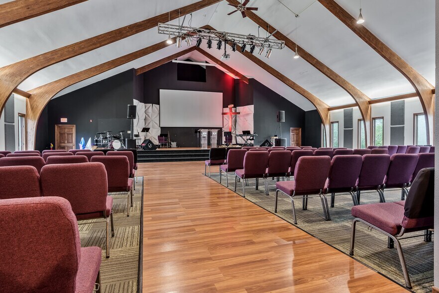 More Photos Of 4312 20th St, Rockford Religious Facility For Sale