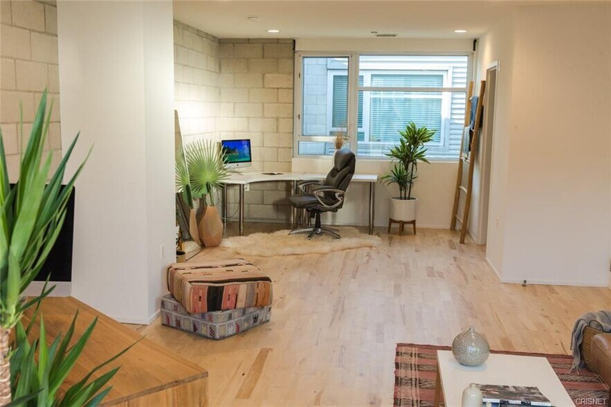 More Photos Of 3450 Cahuenga Blvd W, Los Angeles Office Residential For Lease