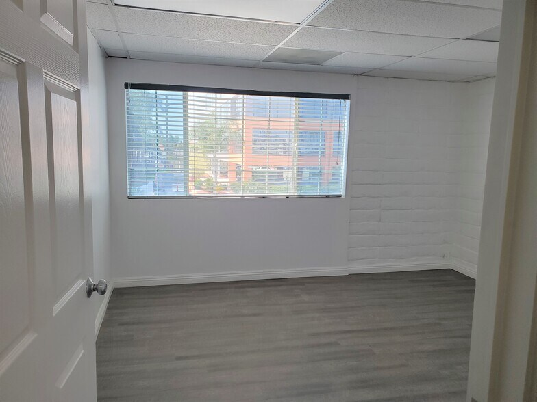More Photos Of 3530 Long Beach Blvd, Long Beach Office For Lease