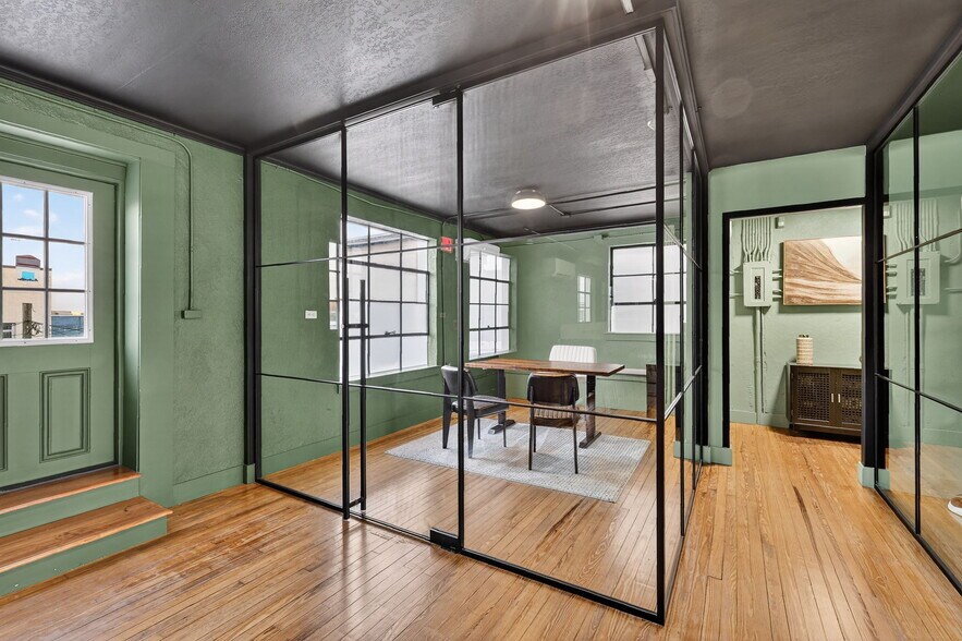 More Photos Of 103 S 2nd St, Leesburg Office For Lease