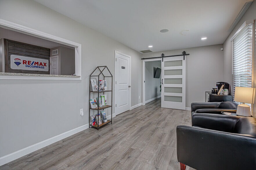 More Photos Of 304 Edgewood Dr, Trenton Medical For Lease