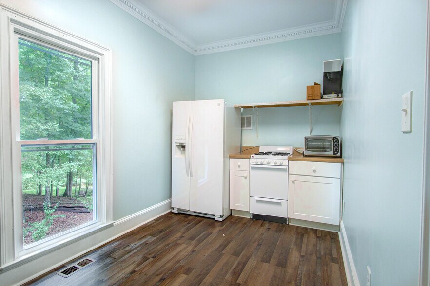 More Photos Of 3722 Atlanta Hwy, Athens Office For Sale