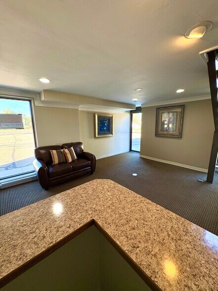 More Photos Of 206-210 12th Ave Rd, Nampa Medical For Lease