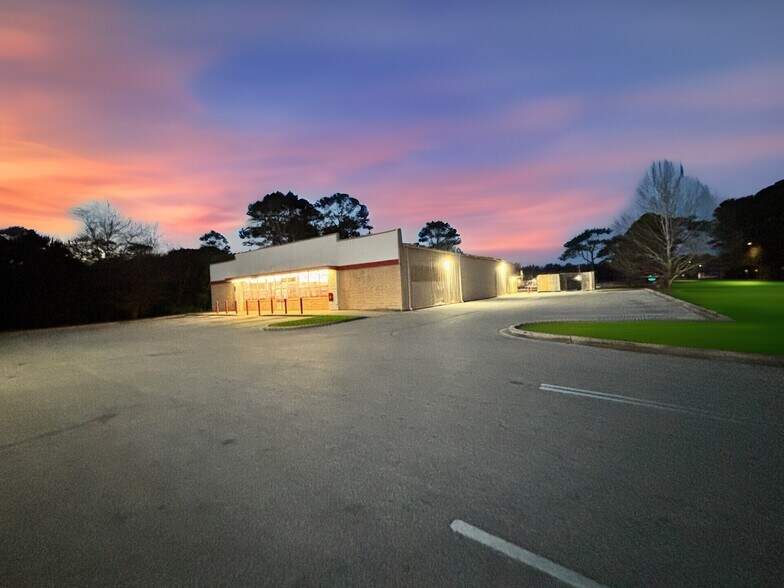 More Photos Of 1110 Gulf Beach Hwy, Pensacola Freestanding For Sale