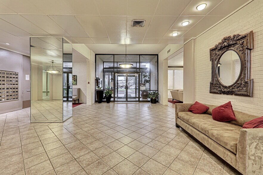 More Photos Of 4600 Ocean Dr, Corpus Christi Apartments For Sale