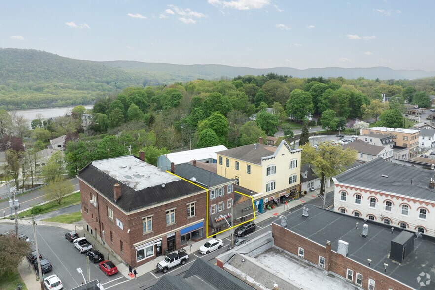 More Photos Of 310 Main St, Highland Falls Fast Food For Lease
