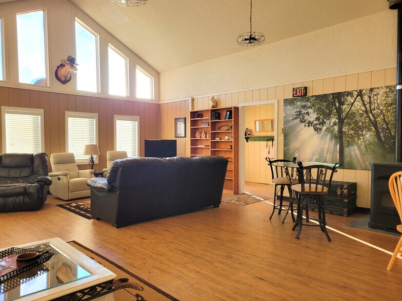 More Photos Of 7526 County Road 50, Center Hospitality For Sale