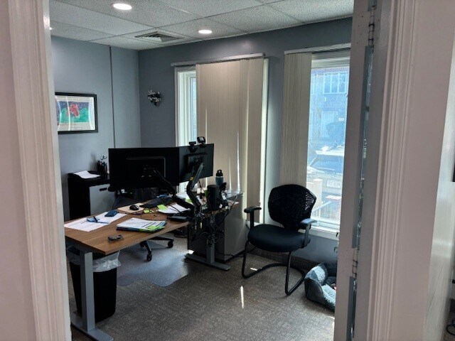 More Photos Of 3601-3605 Chain Bridge Rd, Fairfax Office For Lease