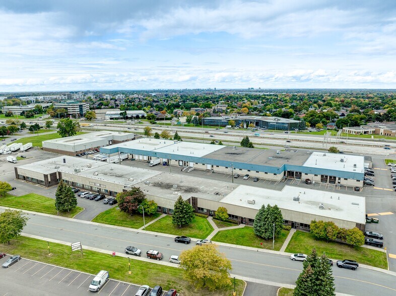 Primary Photo Of 341-371 Rue Isabey, Saint-Laurent Distribution For Lease