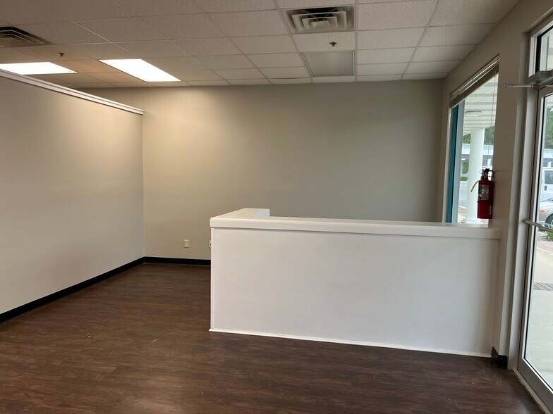 More Photos Of 740 E General Stewart Way, Hinesville General Retail For Lease