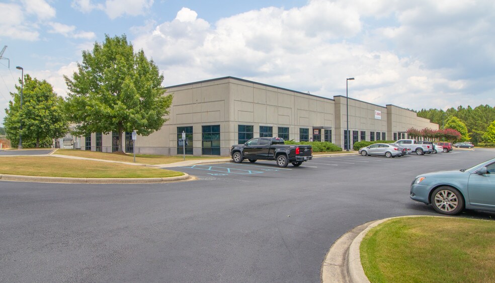 More Photos Of 1030 London Dr, Birmingham Light Distribution For Sale