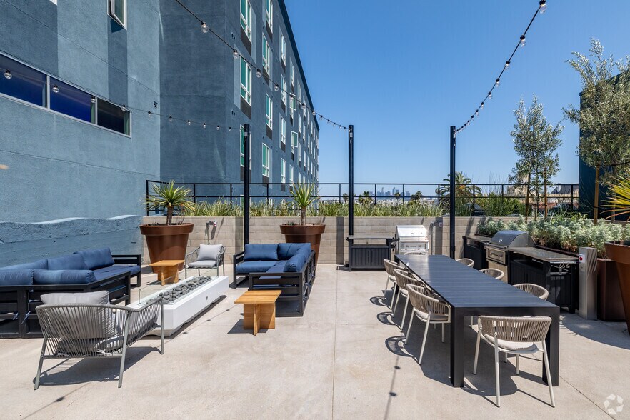 More Photos Of 800-808 S Western Ave, Los Angeles Multifamily For Sale