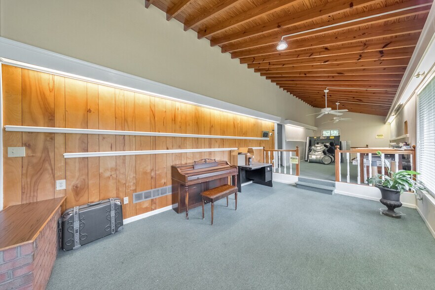 More Photos Of 3289 Powder Springs Rd, Powder Springs Warehouse For Lease