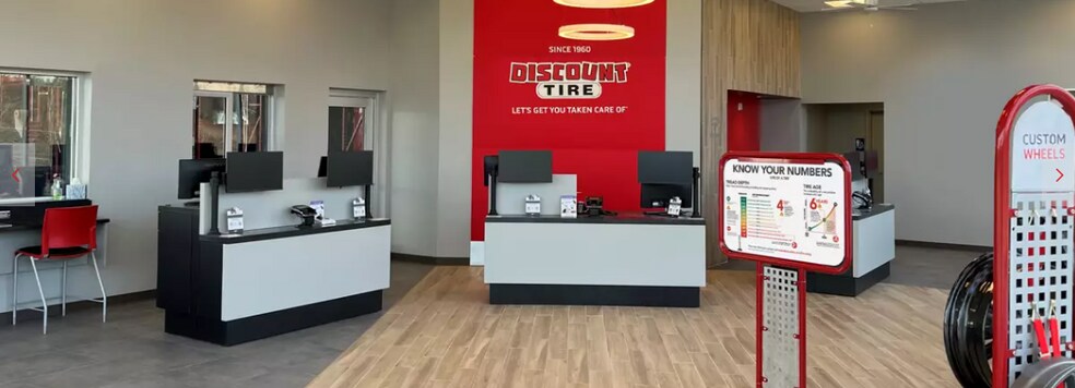 More Photos Of 2060 Main St, Longmont Auto Repair For Sale