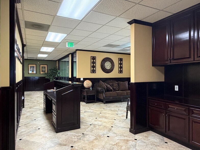 More Photos Of 22952 Mill Creek Dr, Laguna Hills Office For Lease