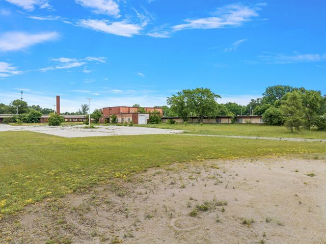 More Photos Of 2389 E Laketon Ave, Muskegon Flex For Sale