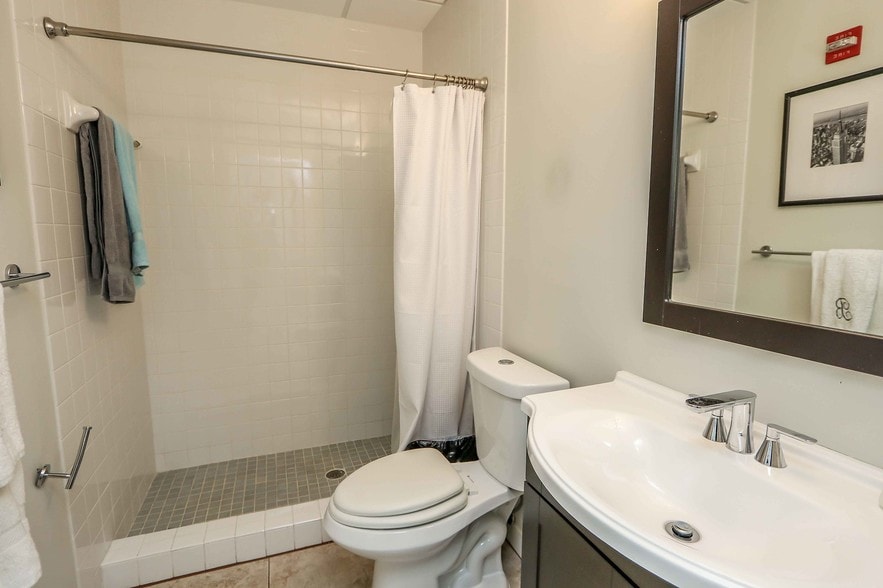 More Photos Of 7000 SW 97th Ave, Miami Office For Sale