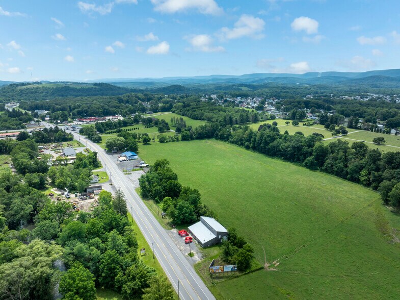 More Photos Of 3340 E Pleasant Valley Blvd, Altoona Freestanding For Sale
