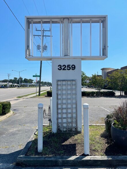 More Photos Of 3259 Virginia Beach Blvd, Virginia Beach Freestanding For Lease