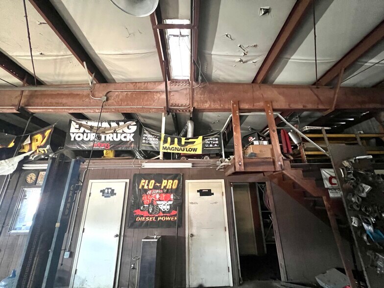 More Photos Of Alvin Muffler, Alvin Auto Repair For Sale