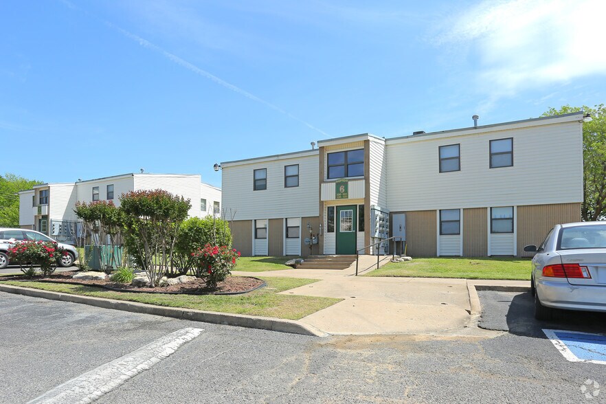 Primary Photo Of 207 N Hickory St, Sapulpa Multifamily For Sale