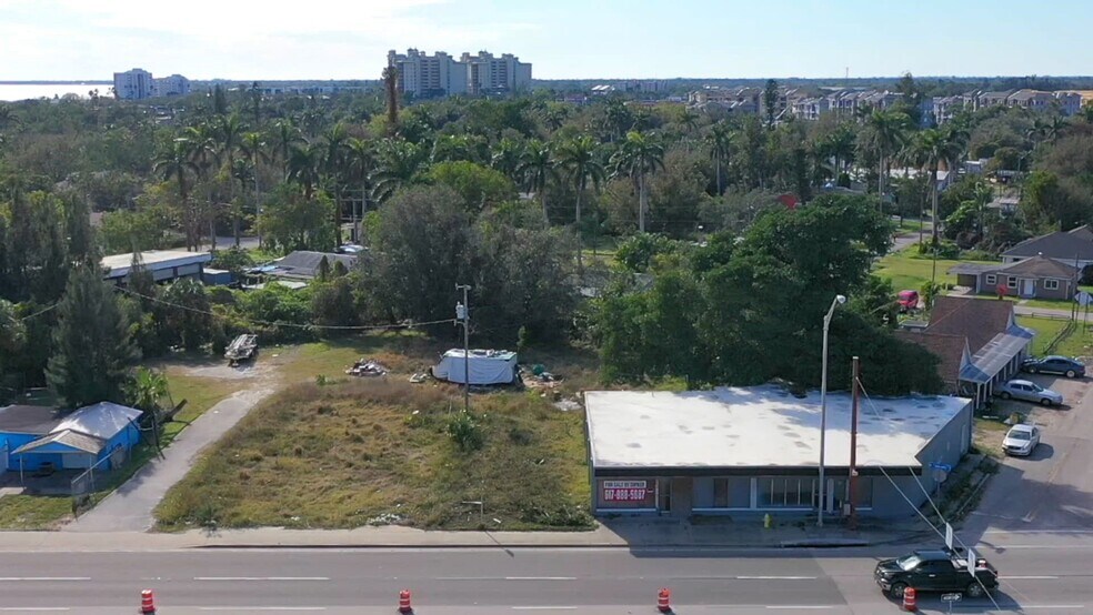 Primary Photo Of , North Fort Myers General Retail For Sale