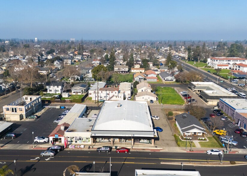 More Photos Of 35 W Main St, Merced Storefront For Sale