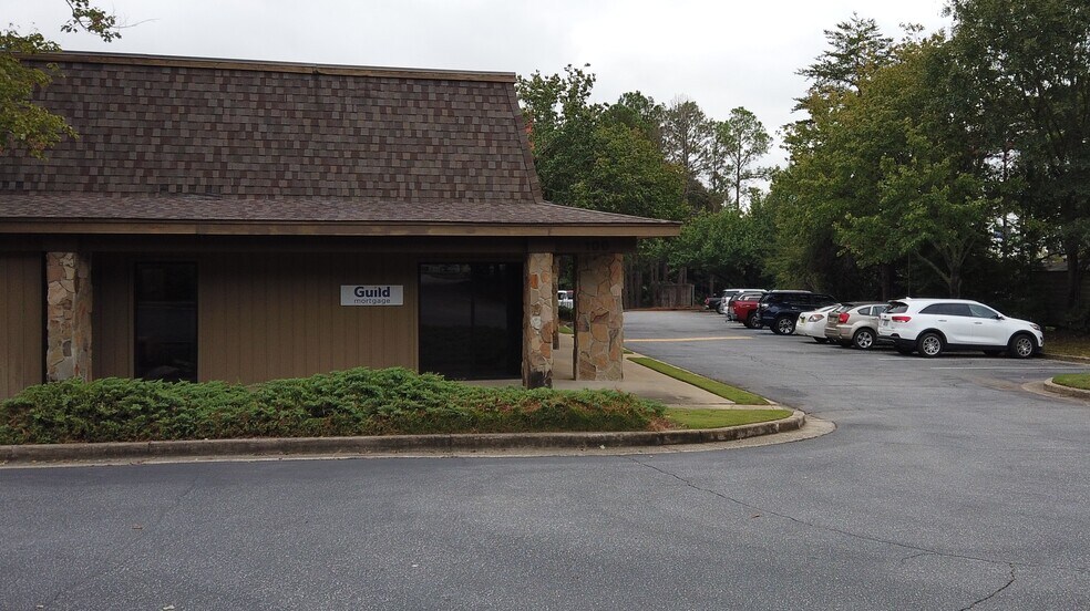 More Photos Of 5820 Veterans Pky, Columbus Medical For Lease
