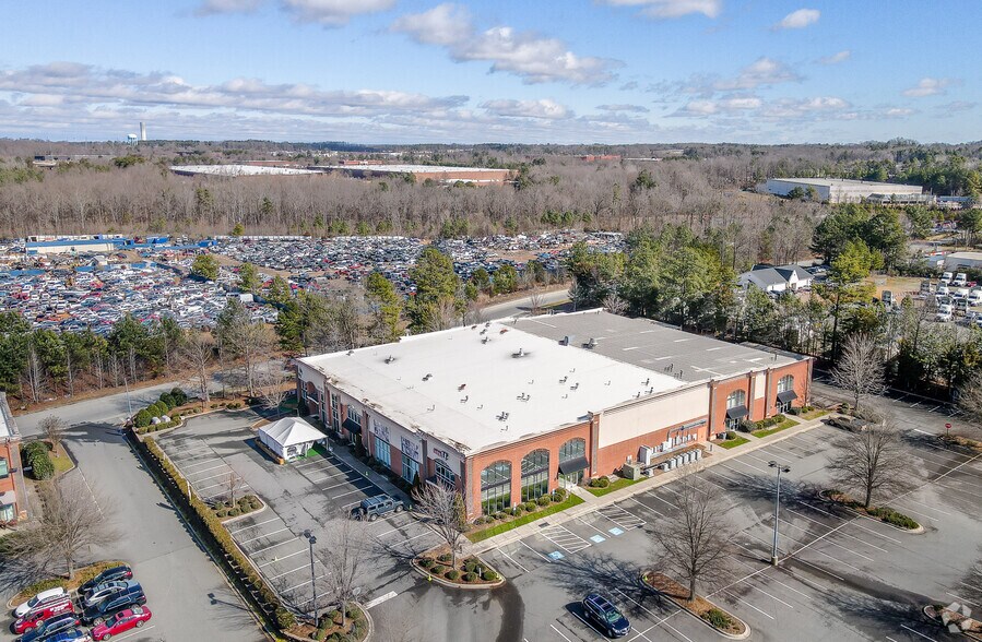 More Photos Of 10624 Metromont Pky, Charlotte Showroom For Sale