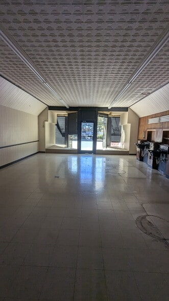 More Photos Of 131 W Davis St, Burlington Storefront Retail Office For Lease