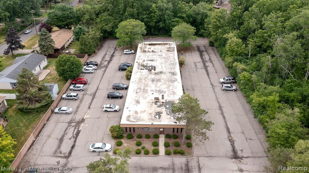 More Photos Of 10533-10535 Farmington Rd, Livonia Medical For Lease