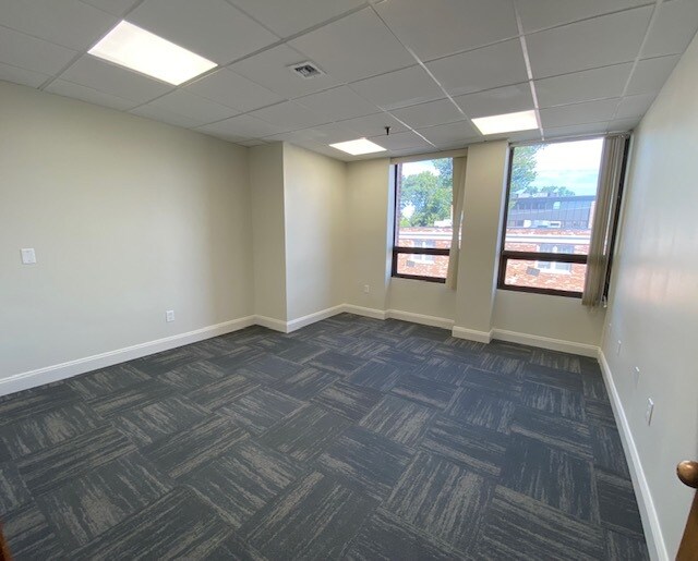 More Photos Of 449 Silas Deane Hwy, Wethersfield Medical For Lease