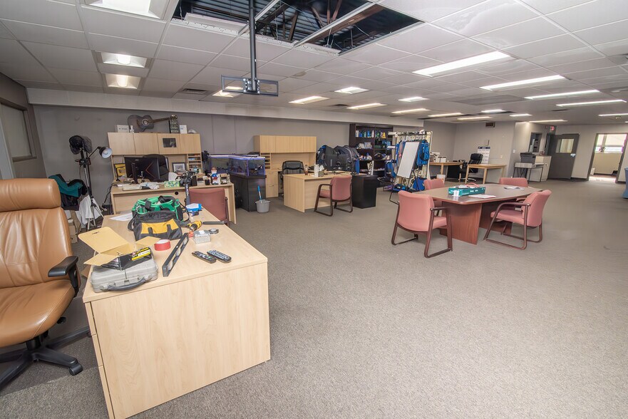 More Photos Of 245 Grandview Ave, Bellevue Light Distribution For Lease