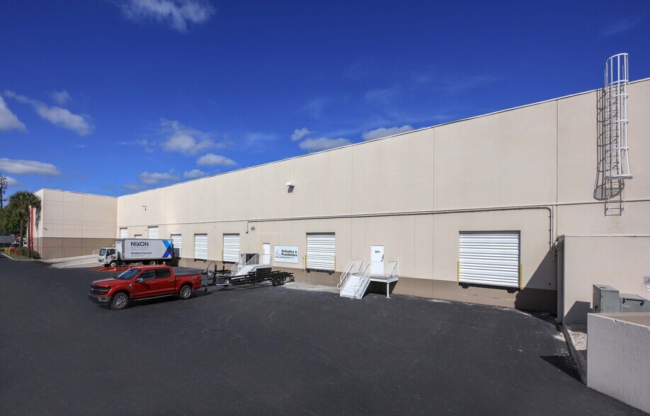 More Photos Of 6535 Nova Dr, Davie Unknown For Lease