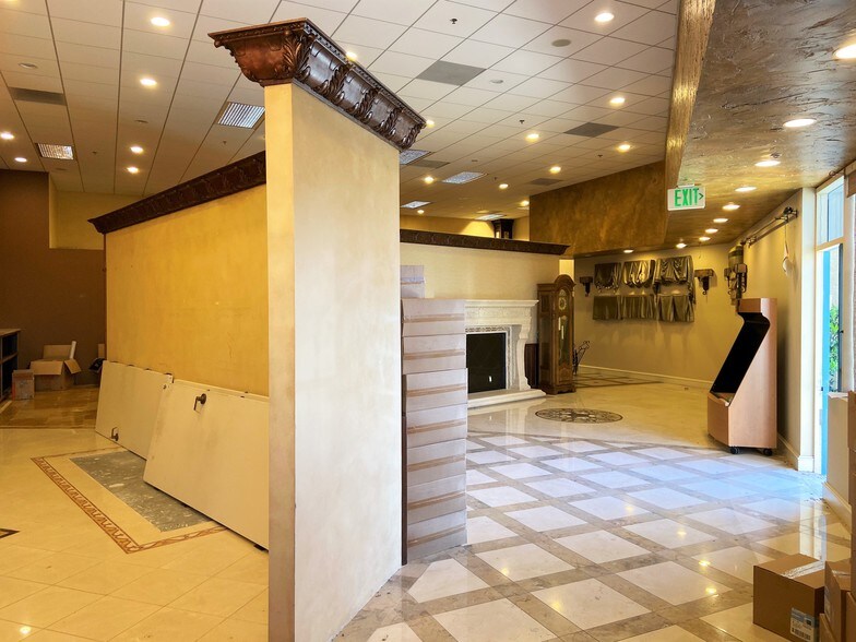 More Photos Of 3305-3311 Grande Vista Dr, Newbury Park Warehouse For Lease