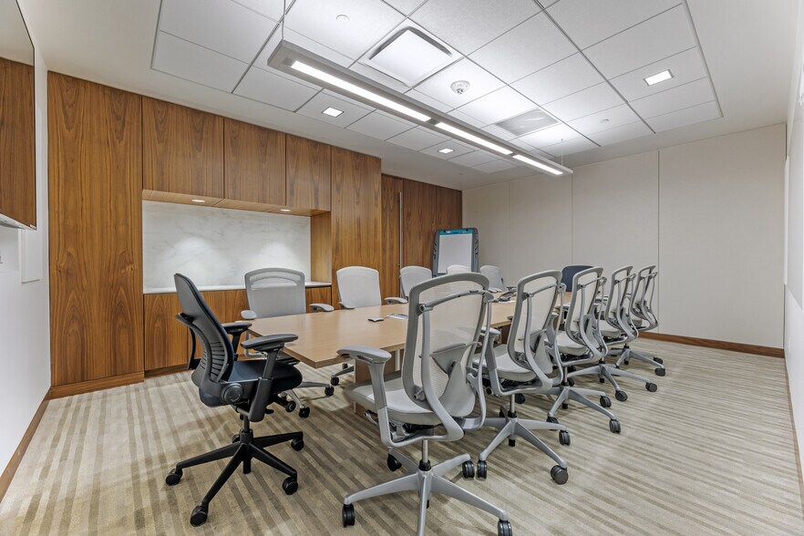 More Photos Of 17021 Aldine Westfield Rd, Houston Office For Sale