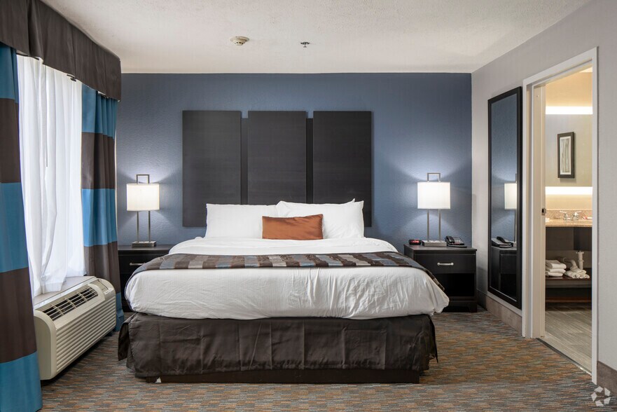 More Photos Of 129 Brickerton St, Columbus Hotel For Sale