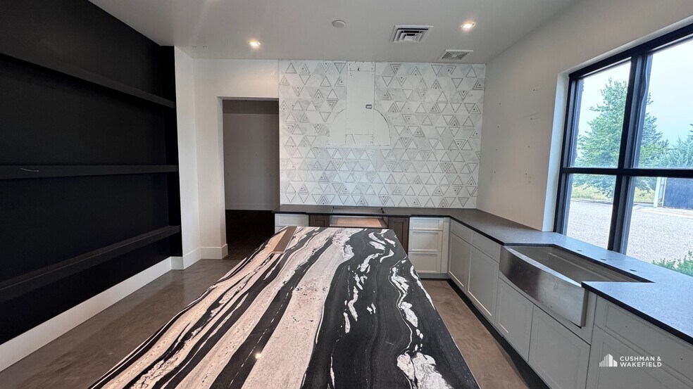 More Photos Of 5000 Goodman St, Timnath Showroom For Sale