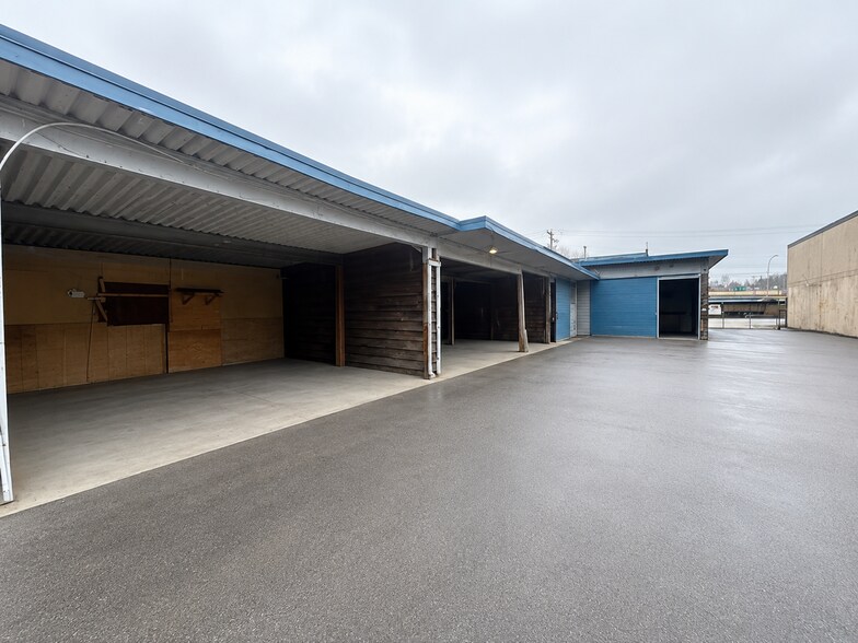 More Photos Of 12205 116th Ave, Surrey Service For Sale