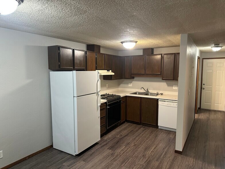 More Photos Of 5477 Donald St, Eugene Apartments For Sale