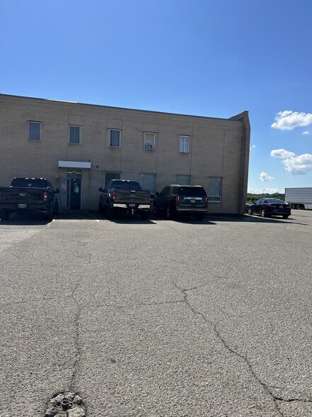 More Photos Of 3516 Wrightway Rd, Dayton Truck Terminal For Sale