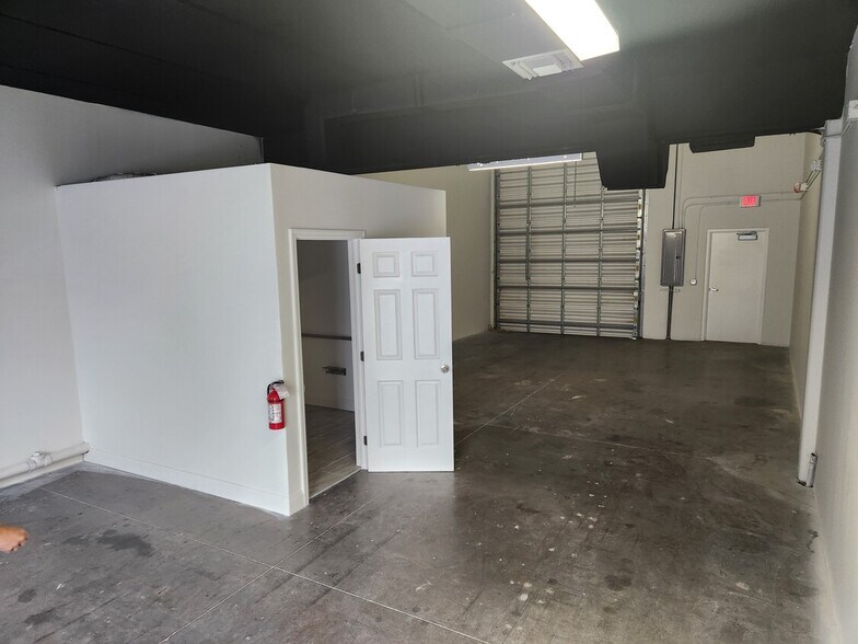 More Photos Of 2755 Vista Pky, West Palm Beach Coworking Space