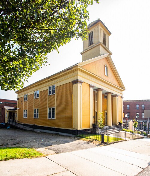 More Photos Of 368 Main St, Southbridge Loft Creative Space For Lease