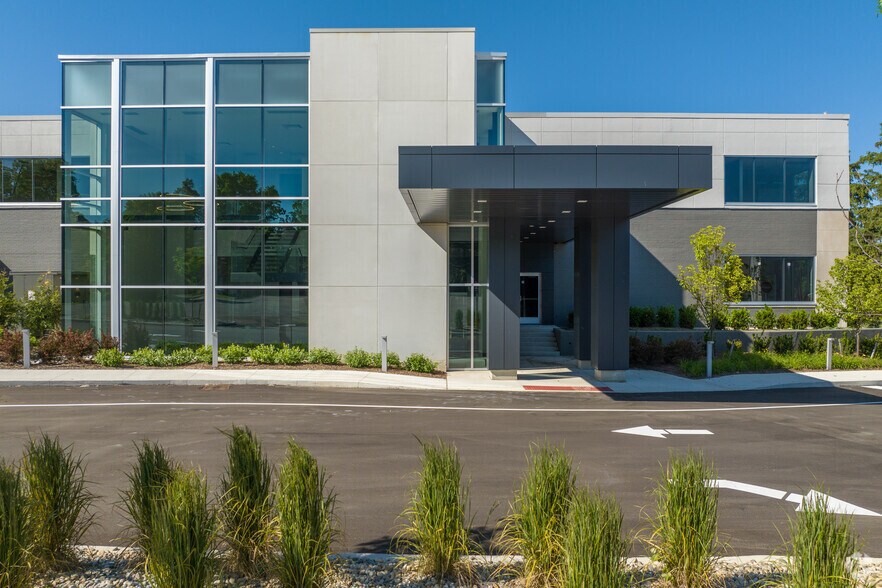 Primary Photo Of 645 W Grand River Ave, Howell Medical For Lease