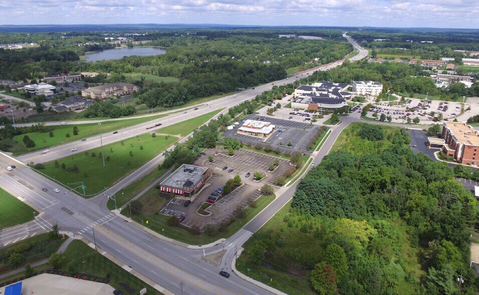 More Photos Of 4300 Lakepointe Corporate Dr, Stow Restaurant For Lease