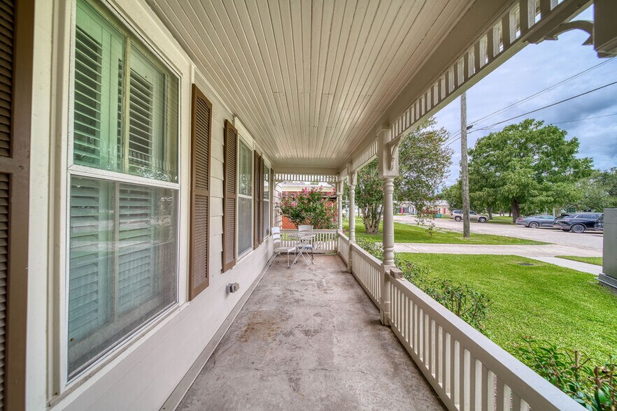 More Photos Of 2813 45th St, Dickinson Storefront Retail Residential For Sale