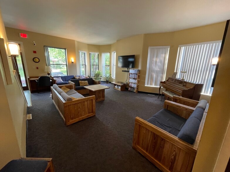 More Photos Of 727 N 31st St, Milwaukee Specialty For Sale