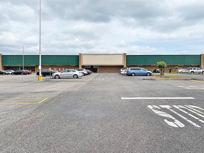 Primary Photo Of 3400-3446 Demetropolis Rd, Mobile Office For Lease