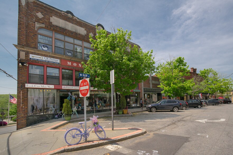 More Photos Of 112 Main St, Putnam Storefront Retail Office For Lease